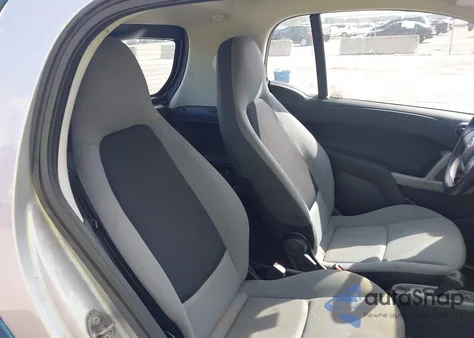 2009 Smart Fortwo Brabus/Passion/Pure z USA, uszkodzony, nr VIN WMEEJ31X59K276242